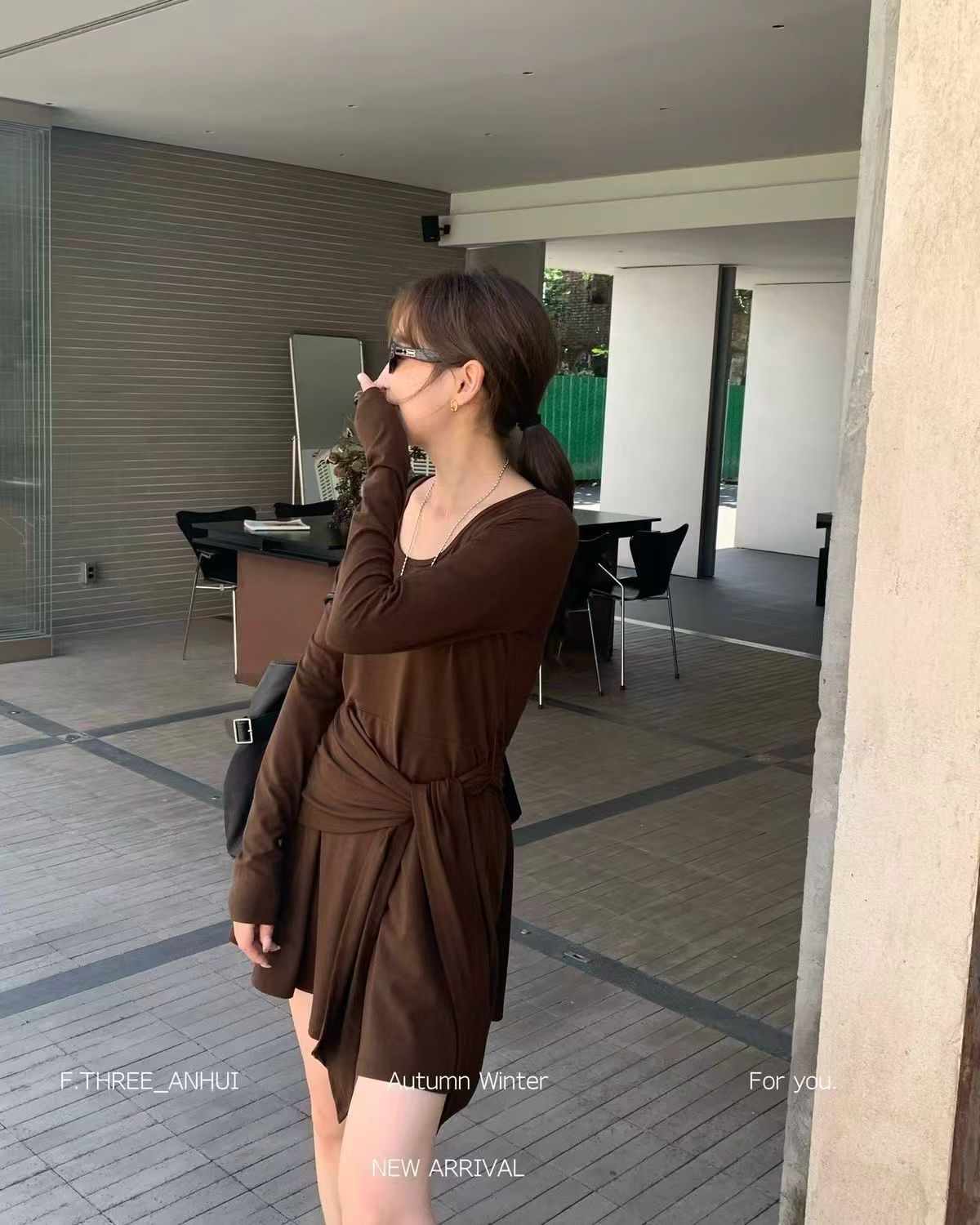 灰色圓領長袖T恤連衣裙女秋季綁帶收腰裙子設計感簡約氣質a字短裙24092301
