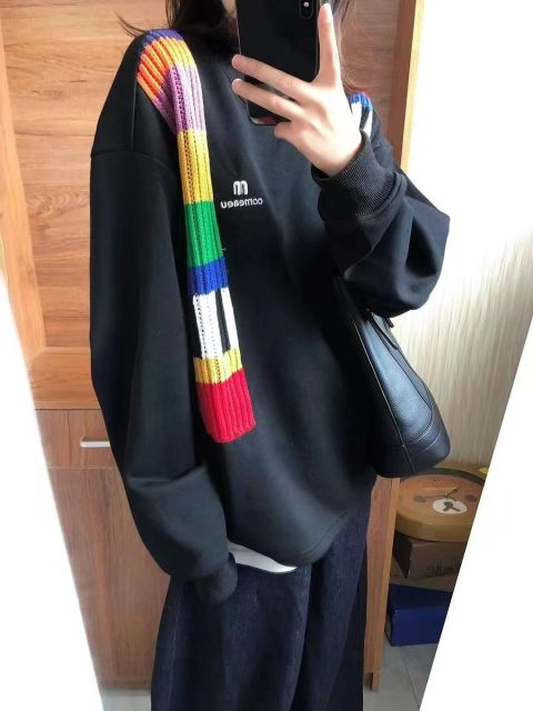冬季圓領衛衣女新款美式寬松長袖彩色條紋拼接披肩遮肉上衣潮24092402
