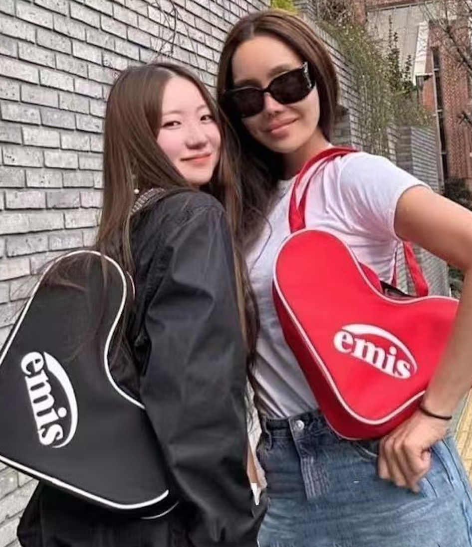 新款韓國小眾設計少女甜酷愛心包街拍時尚潮日常簡約手提單肩包腋24110106