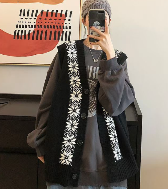 復古港味黑色無袖馬甲針織衫外套女毛衣開衫秋季寬松繡花坎肩背心24110604