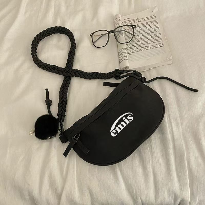 新款韓版Em*c家超火的繩帶小單肩包腋下小包簡約手機包25021501