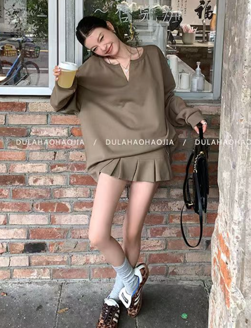 新款潮ins慵懶風時尚寬松休閒v領衛衣高腰a字百褶短裙套裝女25022705