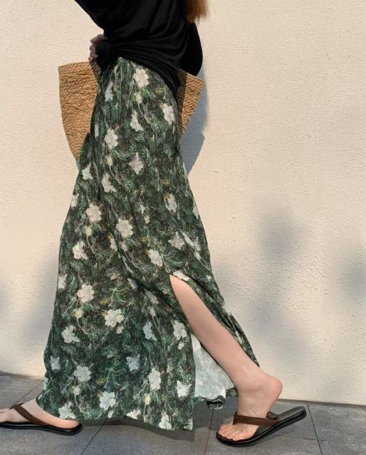 韓版夏季新款法式復古氣質設計感碎花高腰長裙女度假開叉半身裙女25082305