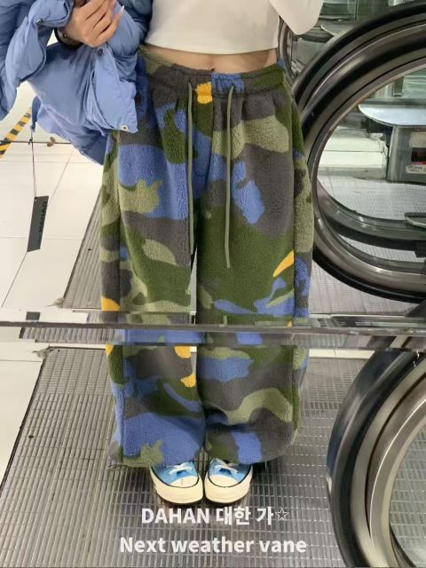 韓國冬季新款顆粒絨美式迷彩寬鬆緊腰顯瘦抽繩闊腿直筒闊腿褲女潮25121903