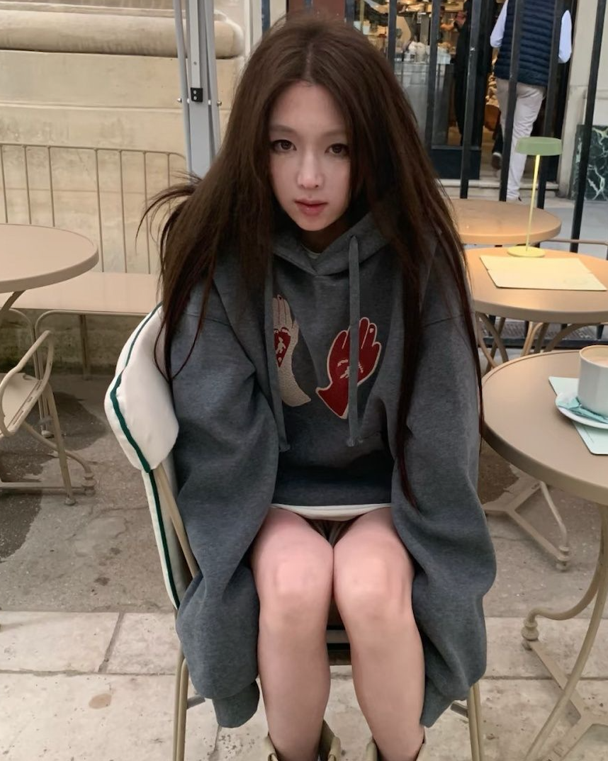 韓系少女家深灰色獨特刺繡連帽衛衣女新款韓版寬松百搭上衣26040303