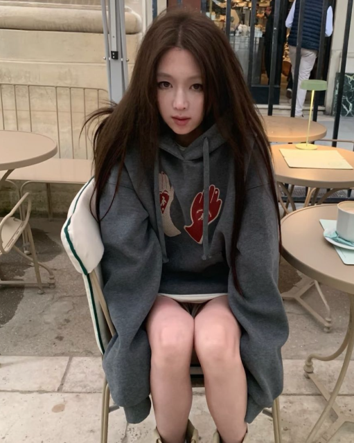 韓系少女家深灰色獨特刺繡連帽衛衣女新款韓版寬松百搭上衣26040303