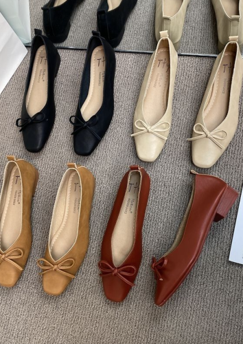 韓系超軟皮新款單鞋女超軟外穿韓版百搭舒適可愛休閒奶奶鞋26042505