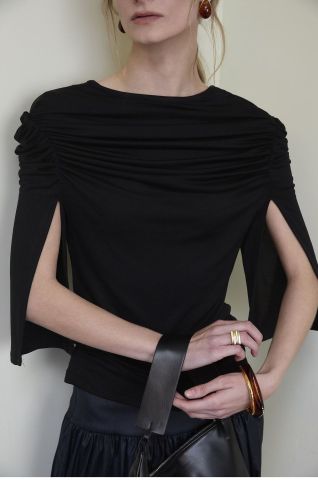 韓系時尚小眾黑色褶皺五分袖上衣女新款修身顯瘦設計感褶皺小衫26042602