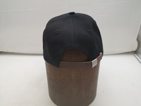 Snapback cap