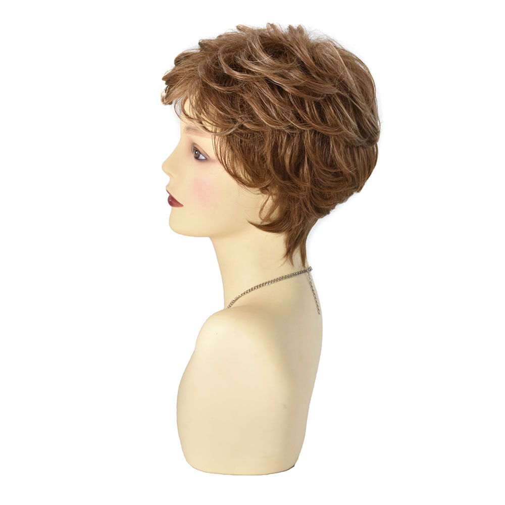 Layered Short Wavy Synthetic Wig Light Blond Sandy Color Natural Looking Heat Resistant Kanekalon Hair Daily Used Wigs Full Cap
