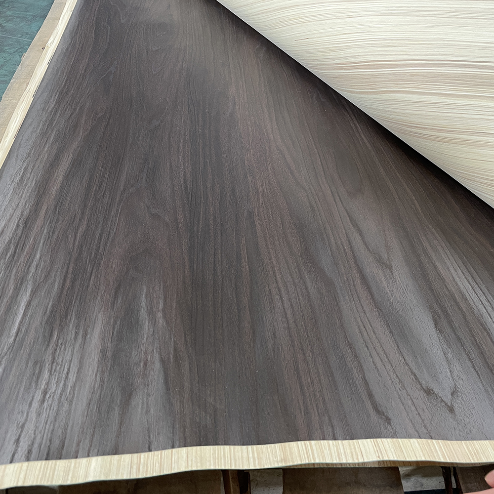 What is the definition of synchronous wood grain?