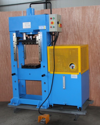 Hydraulic press machine