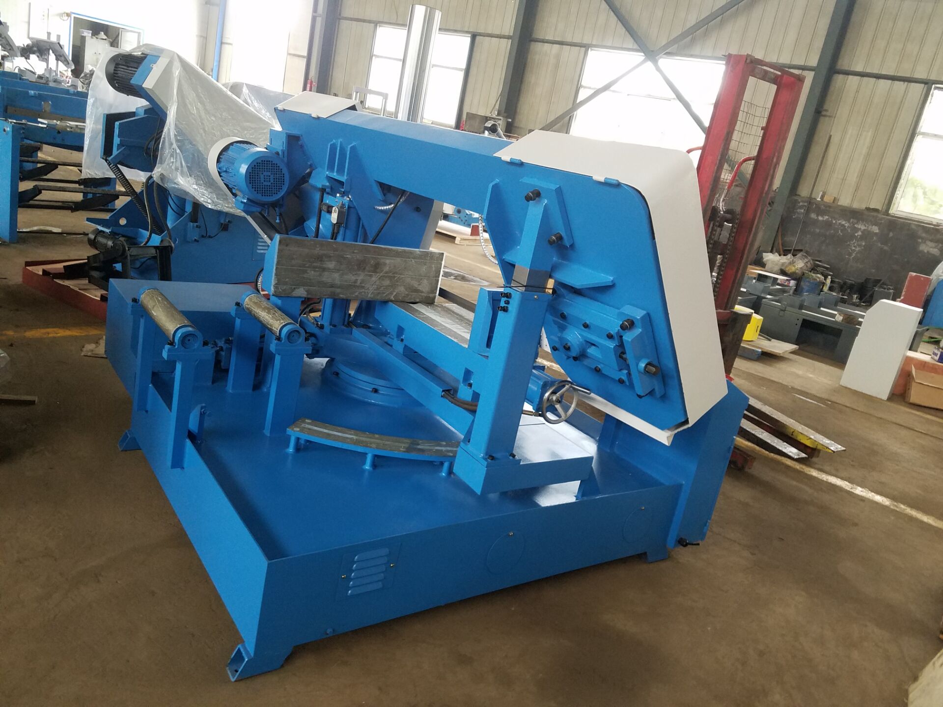 90 and 45 degree C Angle cutting band saw