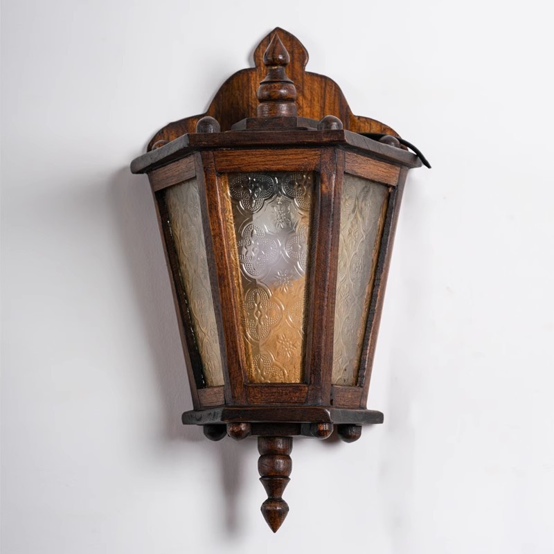 Thai Style Wooden Wall Lamp