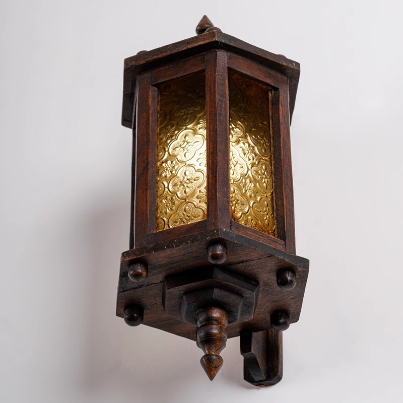 Thai Style Wooden Wall Lamp