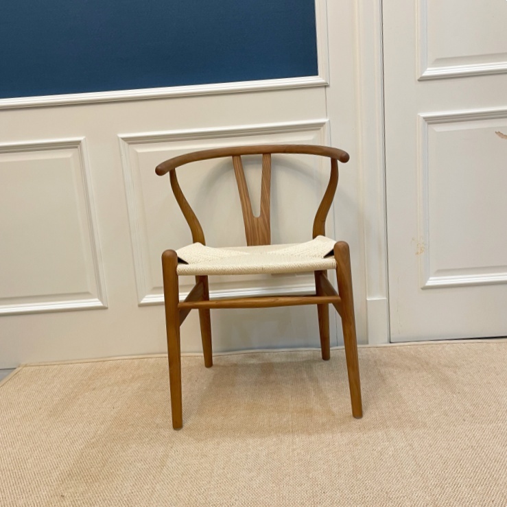 Hans Wegner Y Chair (Wishbone Chair) in Solid Ash wood Walnut Color Oil Finish