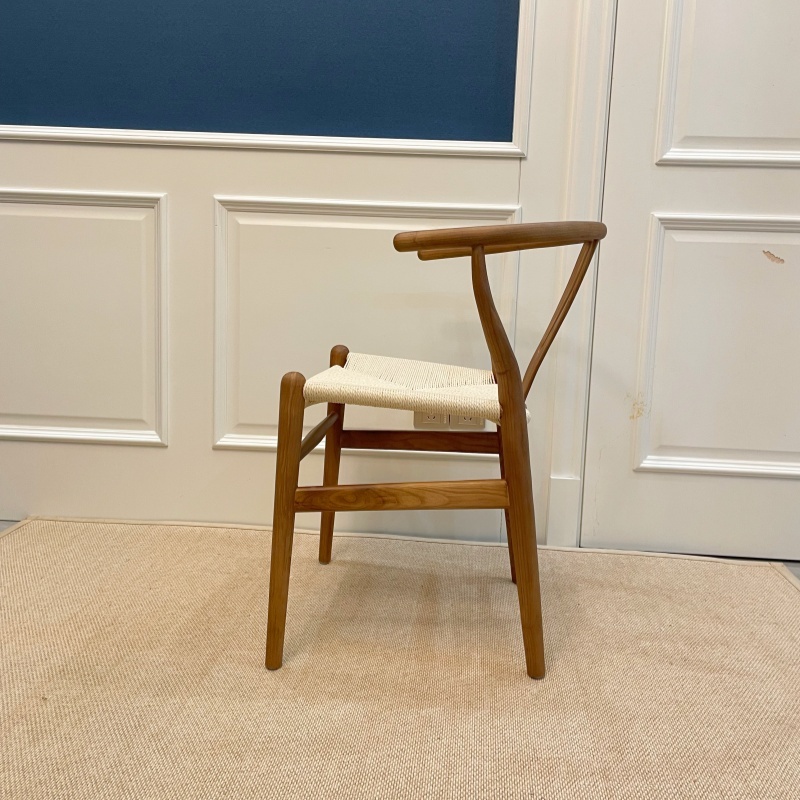Hans Wegner Y Chair (Wishbone Chair) in Solid Ash wood Walnut Color Oil Finish