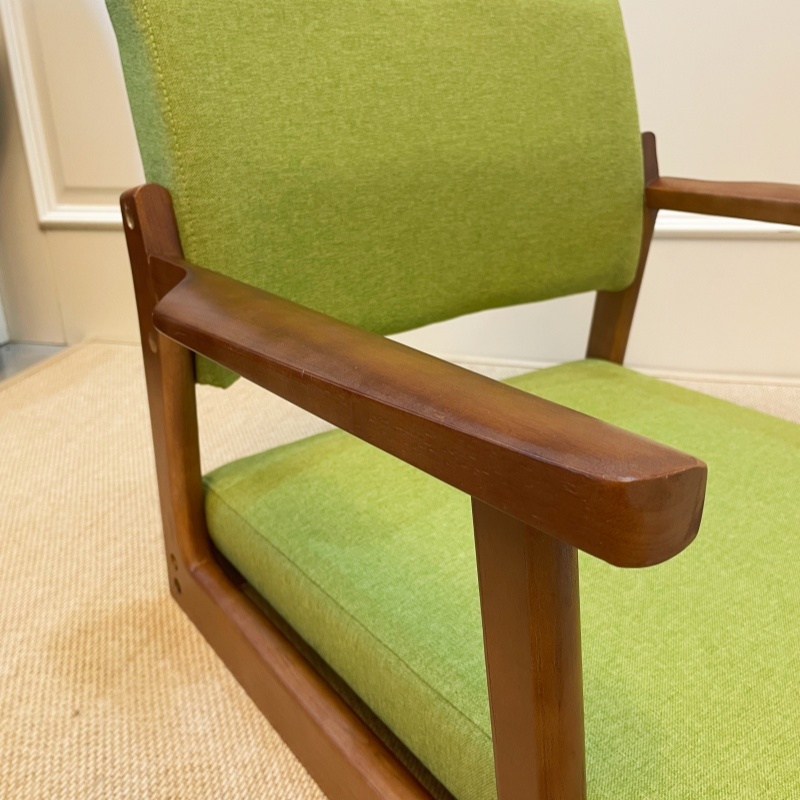 Solid Wood Tatami Chair with Armrest and Backrest - Cushioned Seat for Floor Sitting, Meditation, Yoga, Lounge, and Gaming