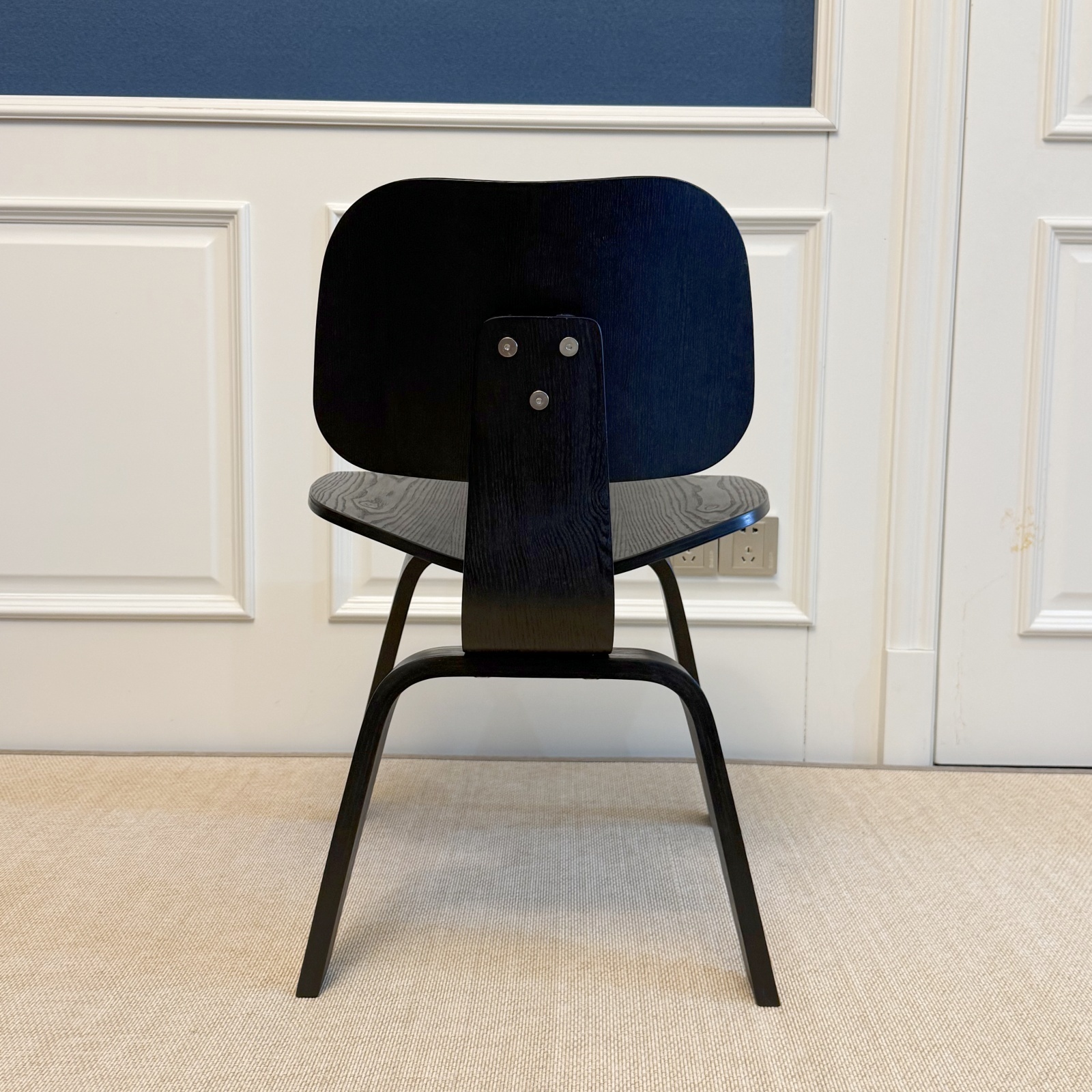 Replica Eames Plywood Chair – Perfect for Dining Rooms, Offices & Cafes, Black Finish