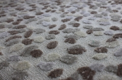 Artesanía de alfombras copetudas a mano 1