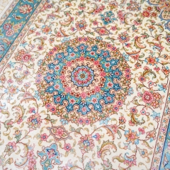 Tapis en soie fait à la main
