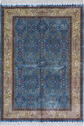 tapis en soie fait à la main