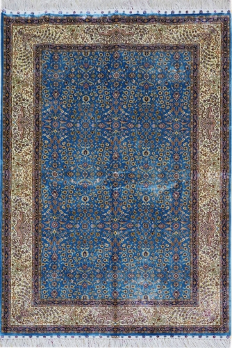tapis en soie fait à la main