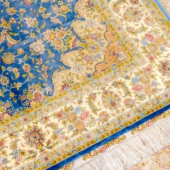 tapis en soie fait à la main