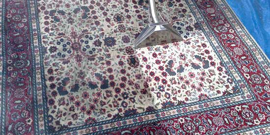 How to clean a silk rug?