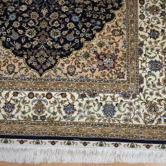 Tapis en soie fait à la main