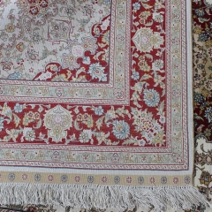 Tapis en soie fait à la main