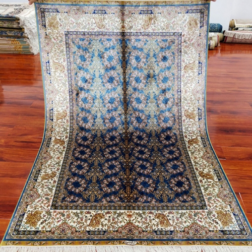 トルコのシルク絨毯