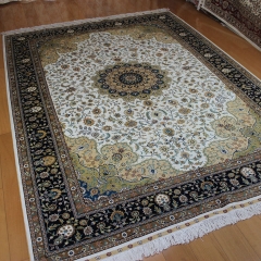 Tapis en soie fait à la main