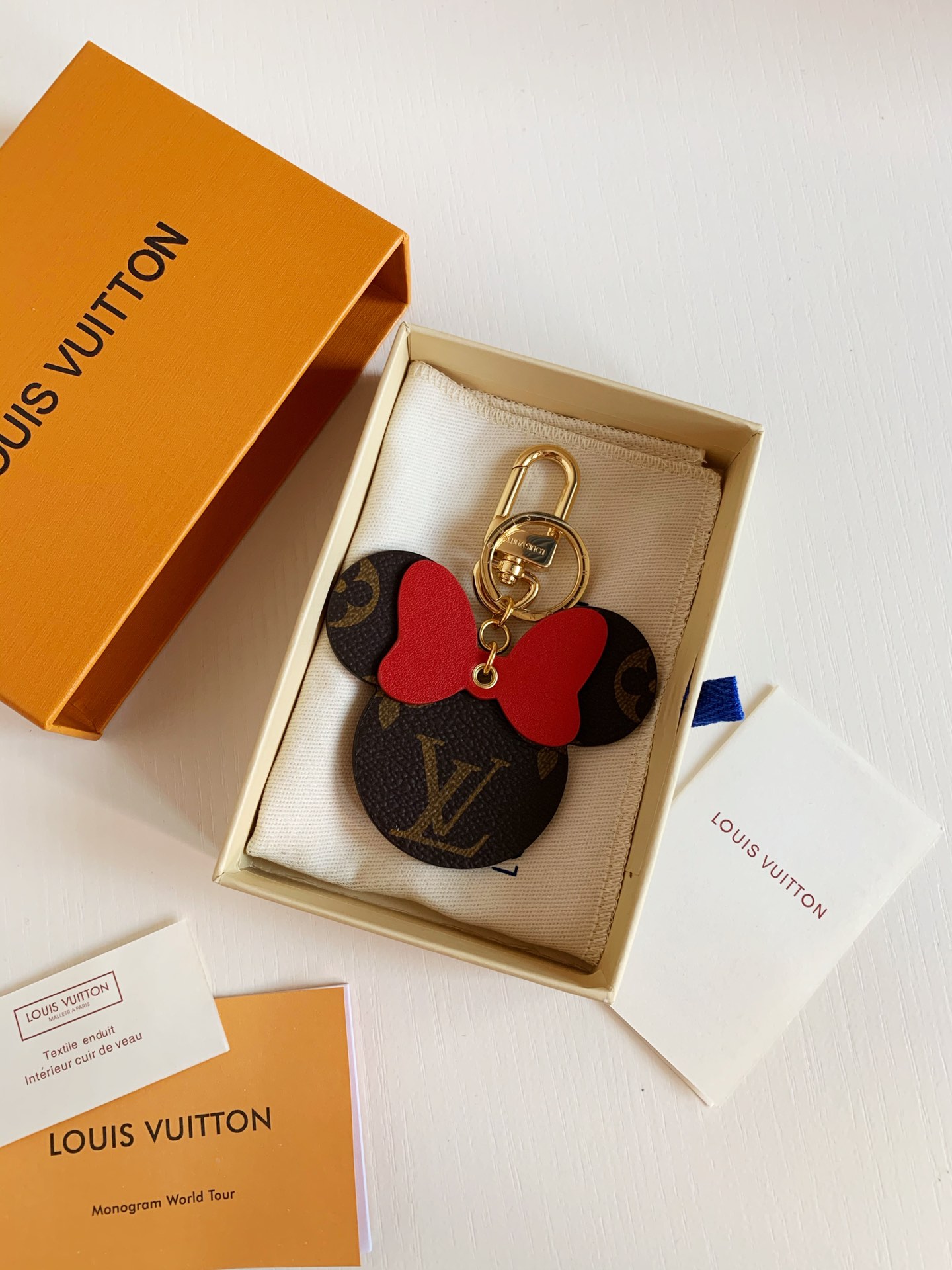louis vuitton keyring minnie mouse