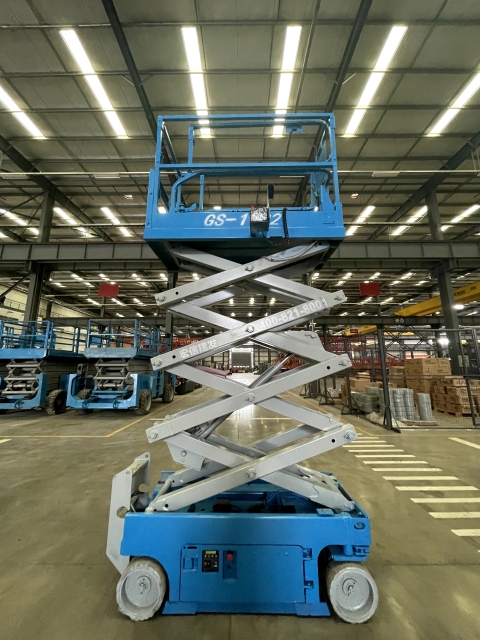 2014 Genie GS1932 - 7.8m Electric Scissor Lift