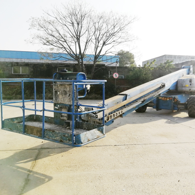 2016 Genie S120 boom lift