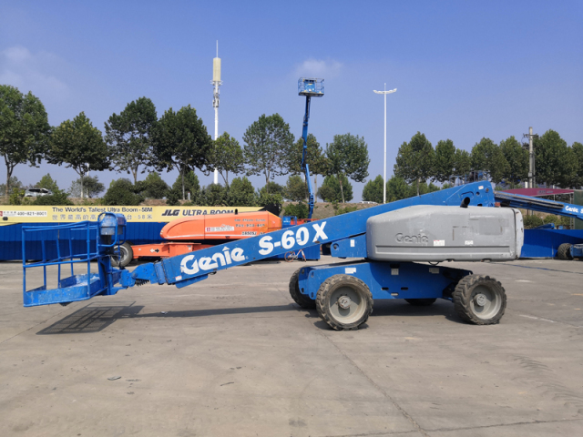 2013 Genie S60X Telescopic Boom Lift