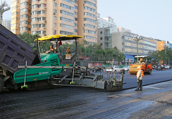 Used Wirtgen-group SUPER 1880-3 L Tracked paver Universal Class