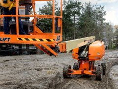 JLG 670SJ Series  telescopic boom lifts