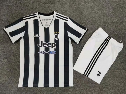 2021/2022 Juventus Home Black & White Soccer Uniform-302