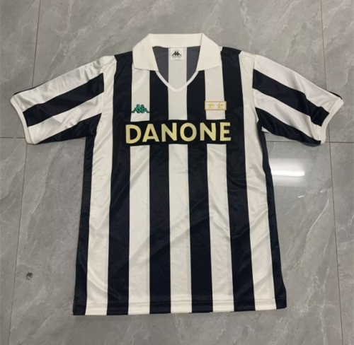 92-94 Retro Version Juventus Home Black & White Thailand Soccer Jersey AAA-1041