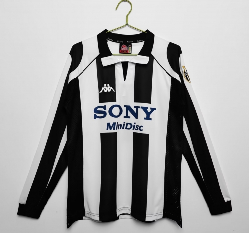 1997-98 Retro Version Juventus Home Black & White LS Thailand Soccer Jersey AAA-710/1041/811