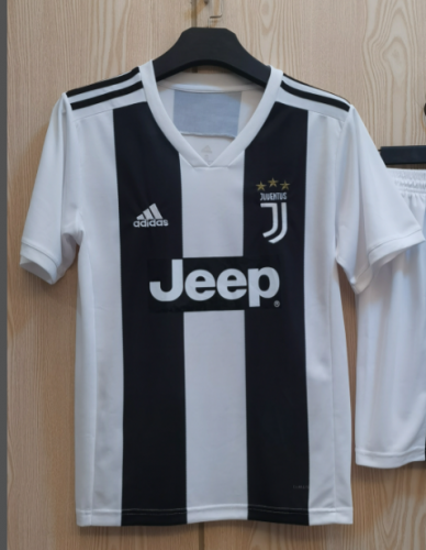 18-19 Juventus Home White & Black Thailand Soccer Jersey AAA-TJ