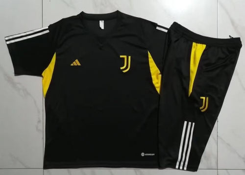 2023/24 Juventus Black Shorts-Sleeve Thailand Soccer Uniform-815