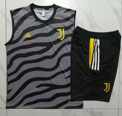 2023/24 Juventus Black Shorts-Sleeve Thailand Soccer Uniform-815