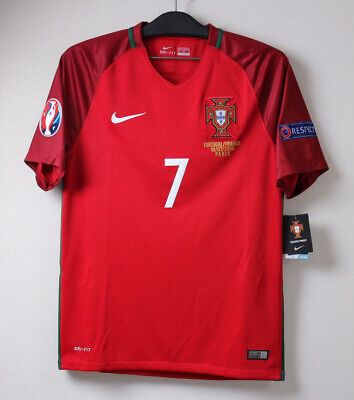 With Patch 16 Retro Version Portugal Home Red Thailand Soccer Jersey AAA-301