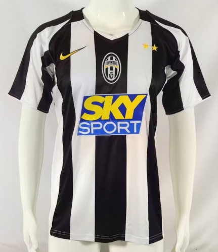04-05 Retro Version Juventus Home Black & White Thailand Soccer Jersey AAA-522/503/811
