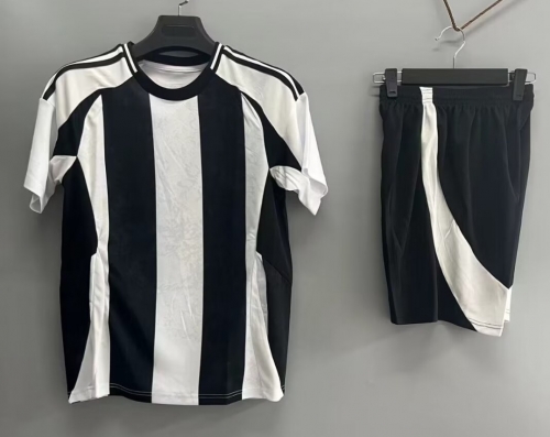 Customize 2024/25 Juventus Home Black & White Soccer Uniform-DN