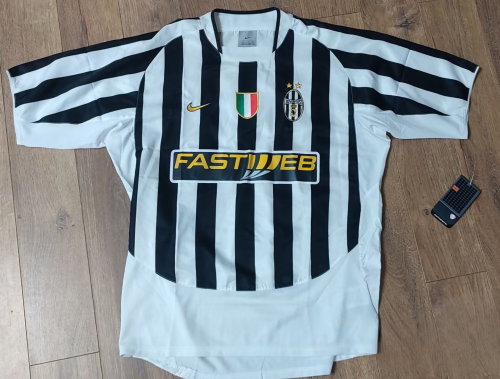 03/04 Retro Version Juventus Home Black & White Thailand Soccer Jersey AAA-1041