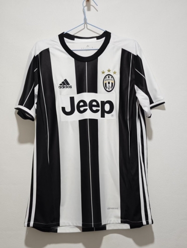 16-17 Retro Version Juventus Home Black & White Thailand Soccer Jersey AAA-301